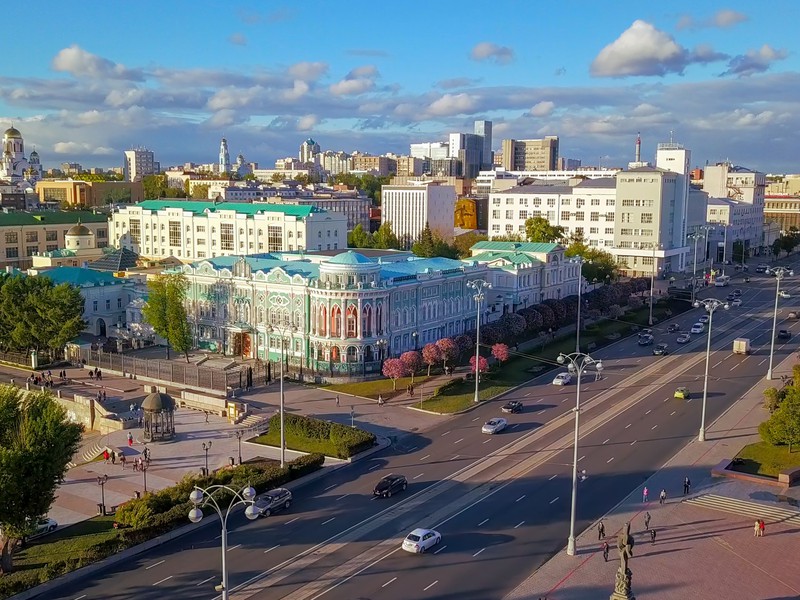 Фото 1 - Экскурсия: "Все грани Екатеринбурга на автомобиле"