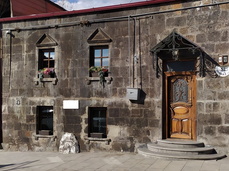 0904e0ae-57fe-11ea-b11f-025c4c6e7a28.800