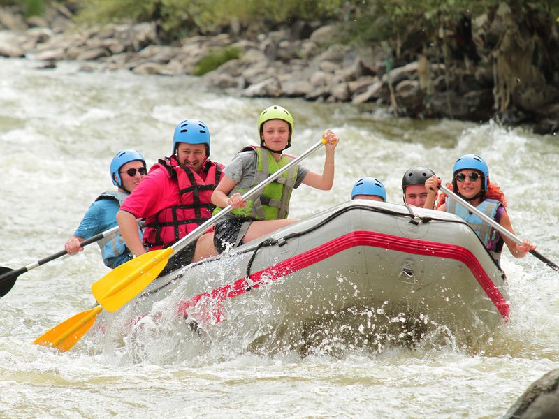 Рафтинг по быстрым волнам Арагви (6/7)