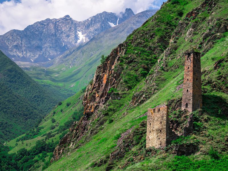 Два дня в Чечне: из Грозного в мир гор, лесов, башен и лошадей