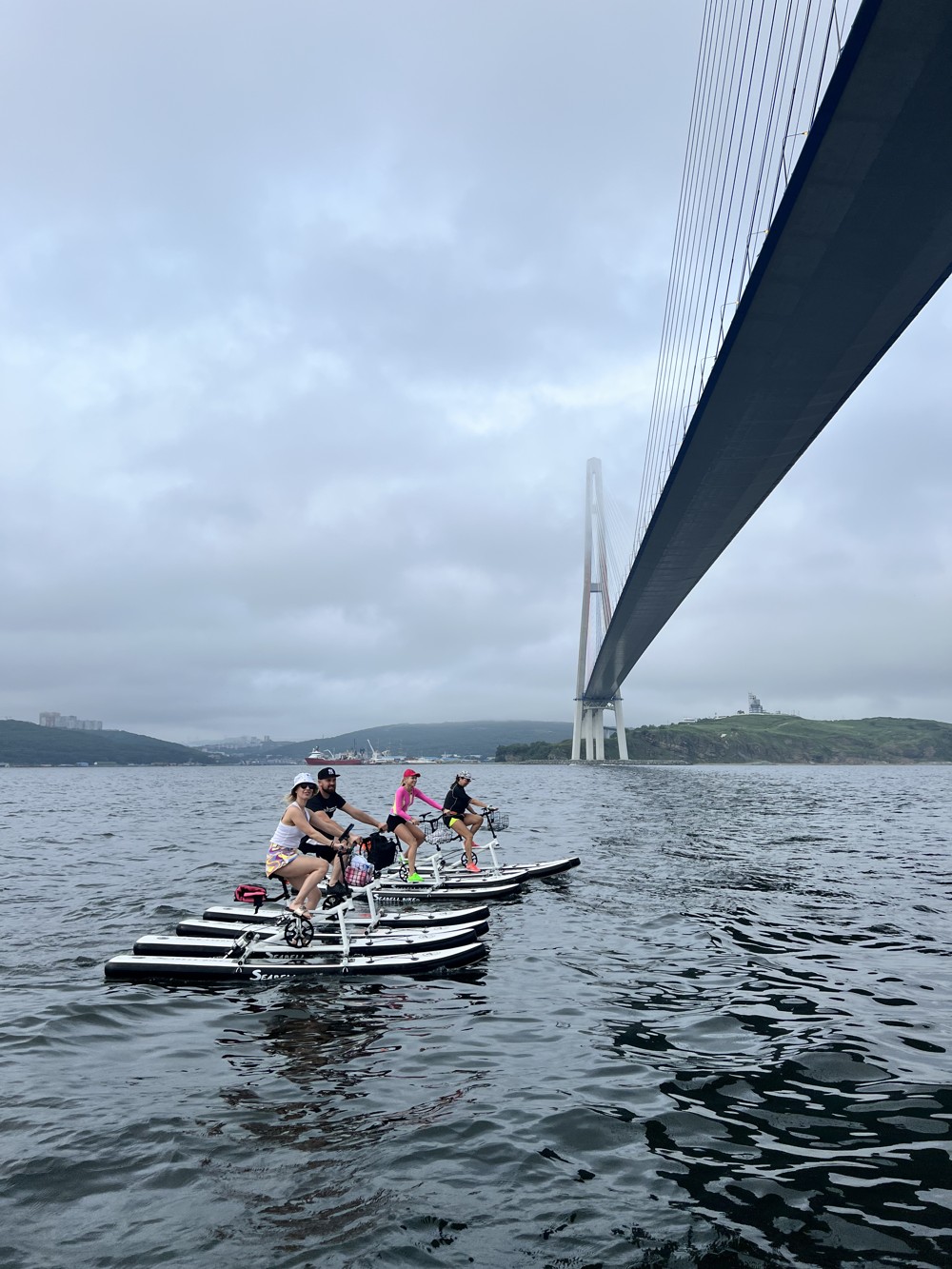 Морская прогулка на водном велосипеде в мини-группе