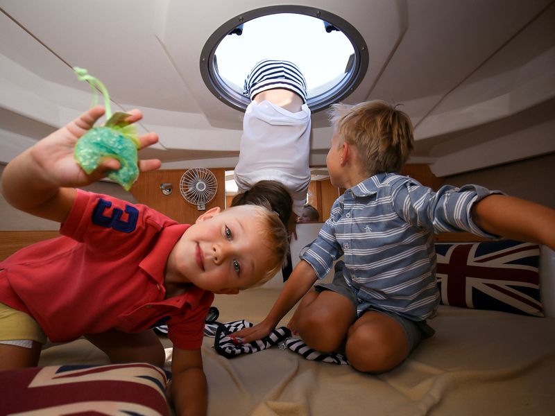 Прогулка на яхте в Лимассоле (4/9)