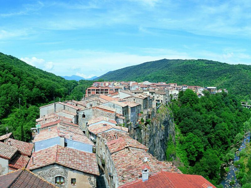 Каталонские крепости: Бесалу, Рупит и Кастельфольит-де-ла-Рока (8/13)