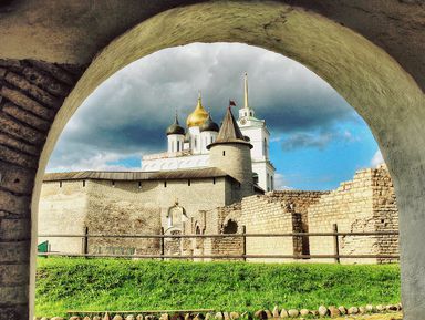 Фото - Экскурсия: "Псков в лицах, сюжетах и легендах" Фото - Экскурсия: "Псков в лицах, сюжетах и легендах"