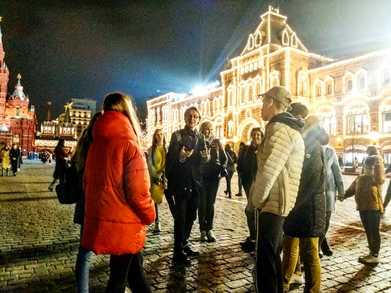 Фото 3 - Экскурсия: "Экскурсия-квест «Тайны Московского Кремля и Александровского сада»"