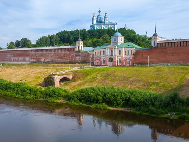 Смоленск: торгуй, воюй, молись