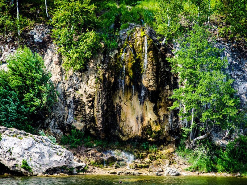 Аскинская ледяная пещера и водопад Мужские слёзы