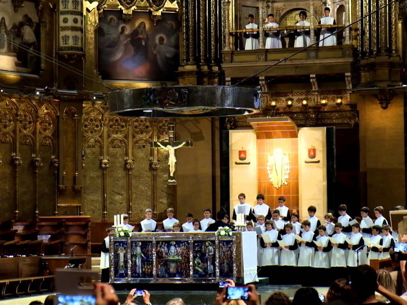 Фантастическая гора Монтсеррат (12/35)