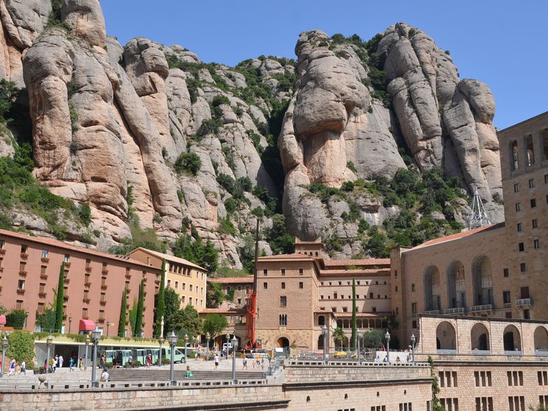 Фантастическая гора Монтсеррат (8/35)