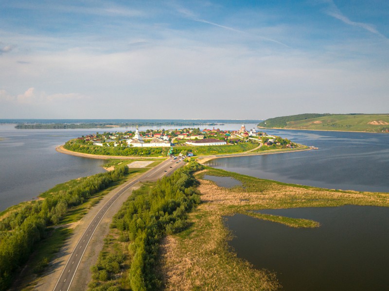 Фото 1 - Экскурсия: "Речная экскурсия в остров-град Свияжск" Фото 1 - Экскурсия: "Речная экскурсия в остров-град Свияжск"