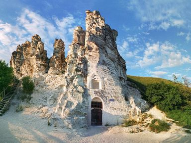 Дивногорье и Костомарово: легенды пещерных храмов