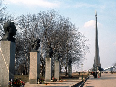 Фото 2 - Экскурсия: "Прогулка по Москве «По следам советских достижений»" Фото 2 - Экскурсия: "Прогулка по Москве «По следам советских достижений»"