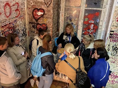 Фото 2 - Экскурсия: "Спиритический сеанс: прогулка в поисках московских привидений" Фото 2 - Экскурсия: "Спиритический сеанс: прогулка в поисках московских привидений"