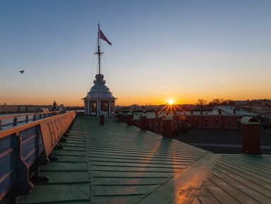 Фото - Экскурсия: "Петропавловская крепость — от тоннелей до крыши" Фото - Экскурсия: "Петропавловская крепость — от тоннелей до крыши"