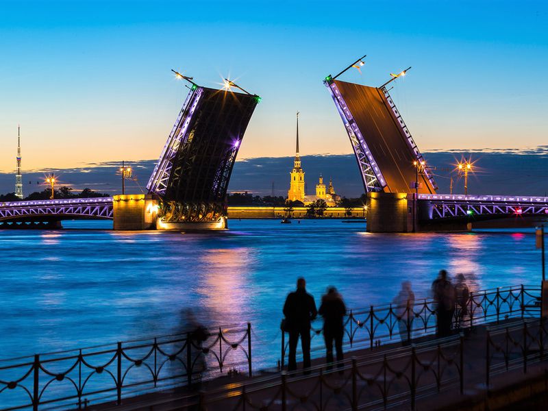 По-питерски: развод мостов с крыши