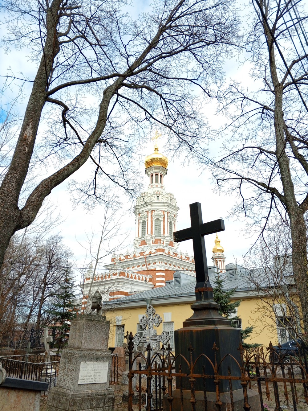 Фото 1 - Экскурсия: "Святые места Санкт-Петербурга"