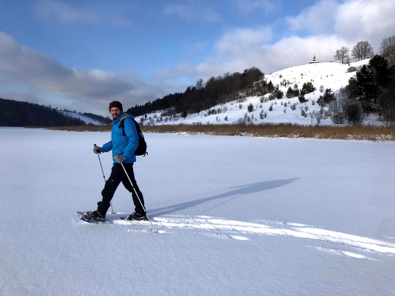 На снегоступах по Изборским холмам (8/9)