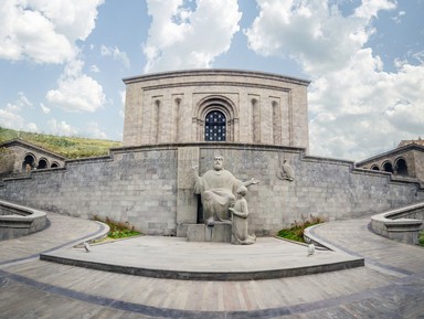 Фото - Экскурсия: "Матенадаран: секреты древних рукописей" Фото - Экскурсия: "Матенадаран: секреты древних рукописей"