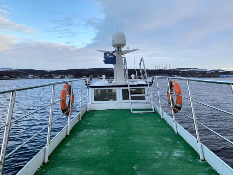 Морская прогулка по Кольскому фьорду (4/11)