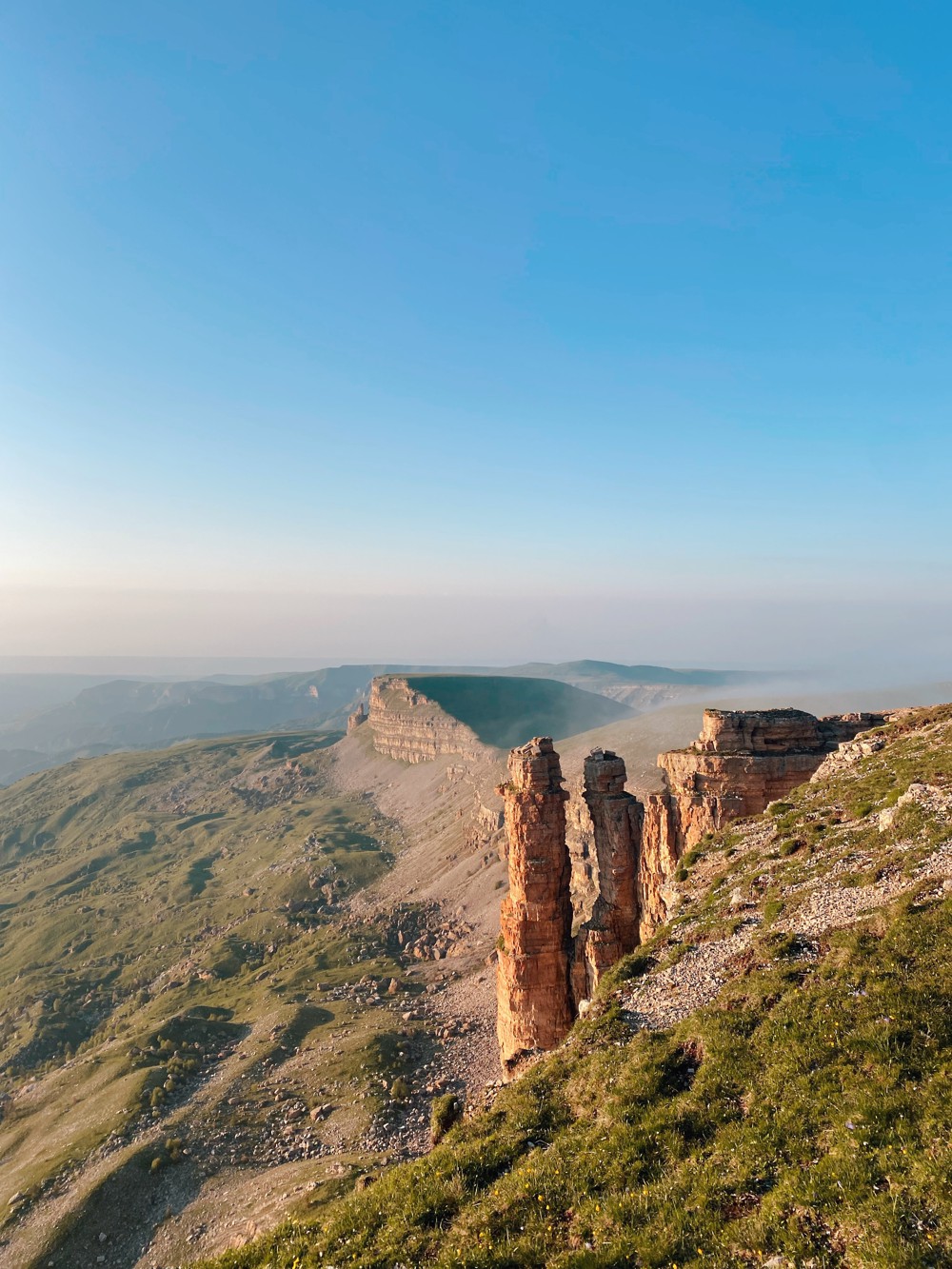Кавказская перезагрузка: Эльбрус, термы, водопады и озера (6/7)