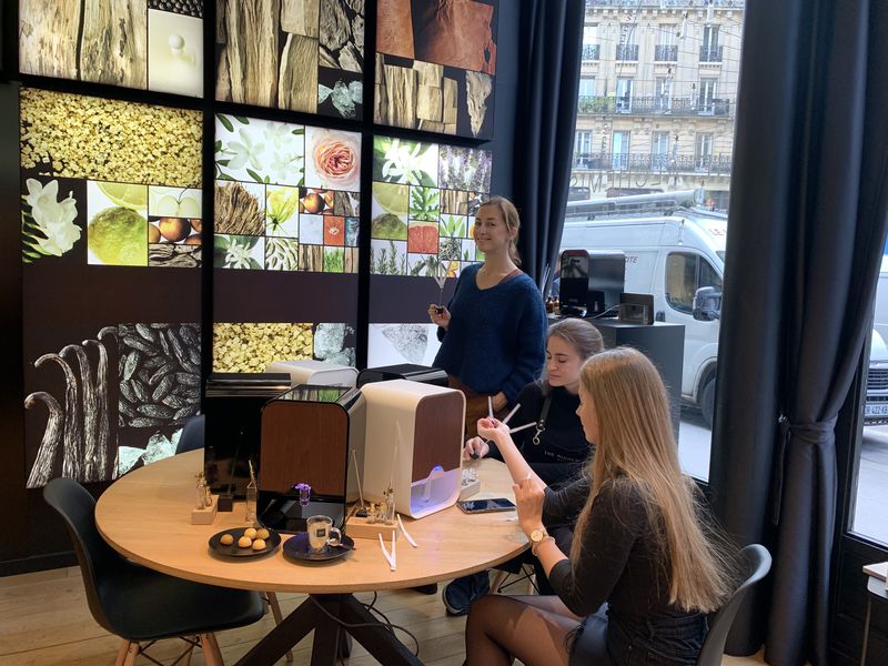 Ваши духи из Парижа: прогулка и мастер-класс (3/11)