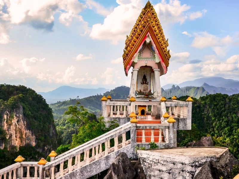 Путешествие к Изумрудному озеру и Храму Тигра (3/15)