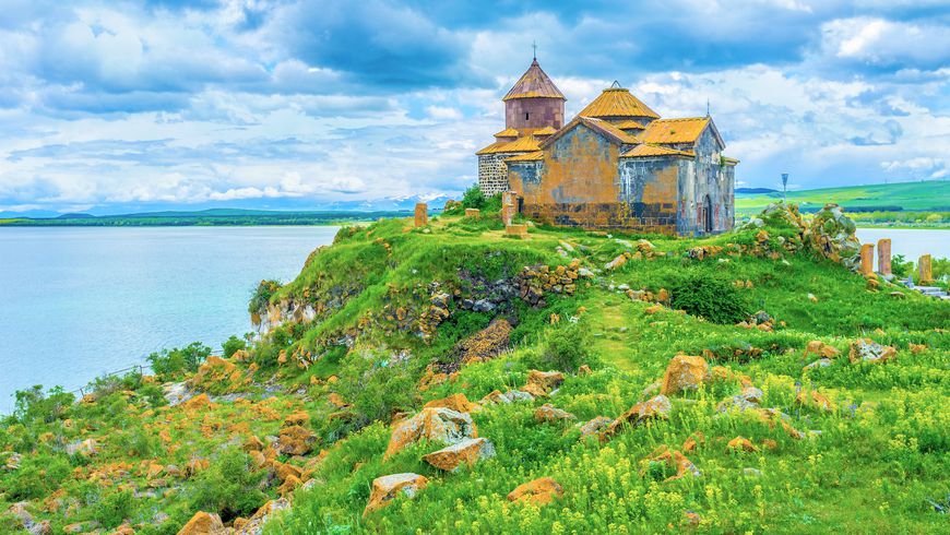 По тайным местам Севана в гости к сыровару