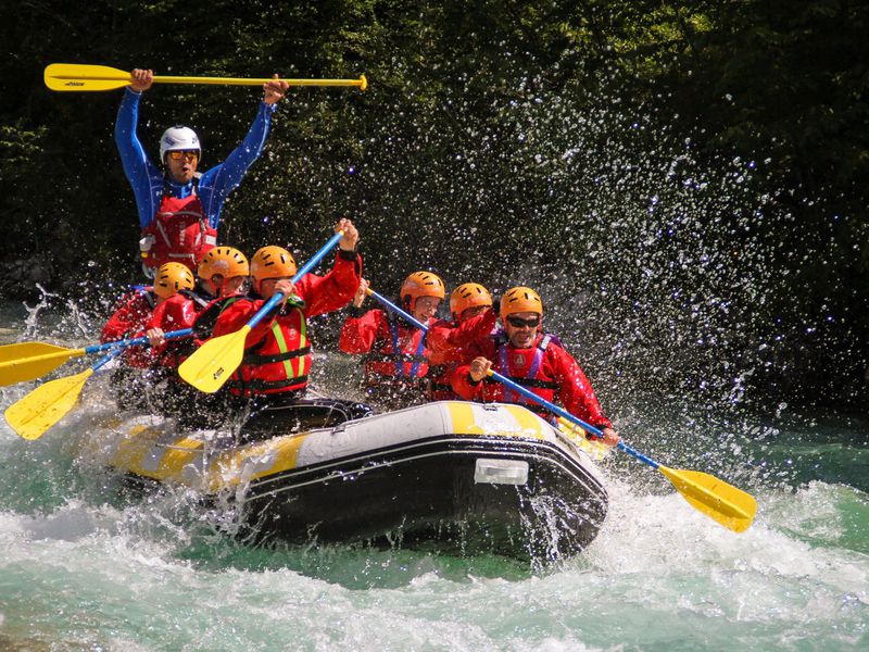 Рафтинг по быстрым волнам Арагви (2/7)