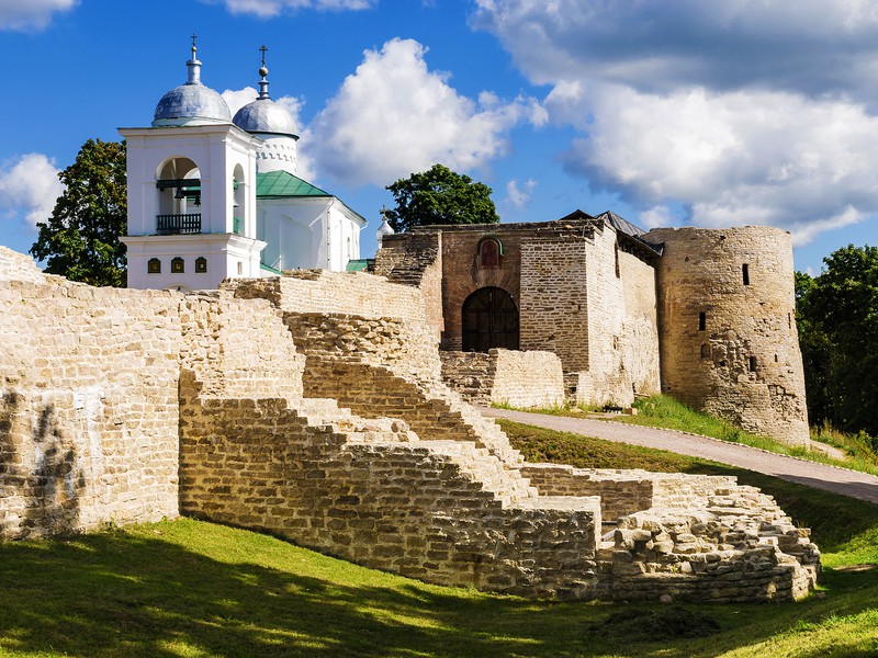 Экскурсия Автобусная экскурсия из Пскова в Изборск и Печоры