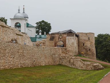 Фото 2 - Экскурсия: "Старый Изборск и Псково-Печерский монастырь: путешествие к истокам Руси" Фото 2 - Экскурсия: "Старый Изборск и Псково-Печерский монастырь: путешествие к истокам Руси"