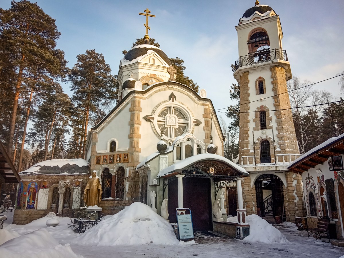 Фото 1 - Экскурсия: "«Новодевичье кладбище Свердловска»: групповая экскурсия"