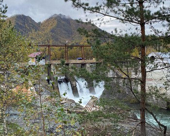 Фото 4 авторского тура - день 2 "Треккинг к водопаду, живописные пороги и греческий остров" Фото 4 авторского тура - день 2 "Треккинг к водопаду, живописные пороги и греческий остров"