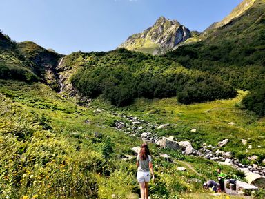 Фото - Экскурсия: "Треккинг к горным озерам Хмелевского и Зеркальное" Фото - Экскурсия: "Треккинг к горным озерам Хмелевского и Зеркальное"