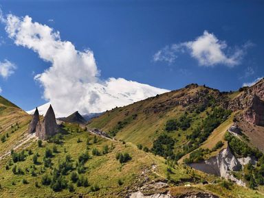 Фото 3 - Экскурсия: "Джип-путешествие к склону Эльбруса: горы, водопады и нарзаны Джилы-су" Фото 3 - Экскурсия: "Джип-путешествие к склону Эльбруса: горы, водопады и нарзаны Джилы-су"