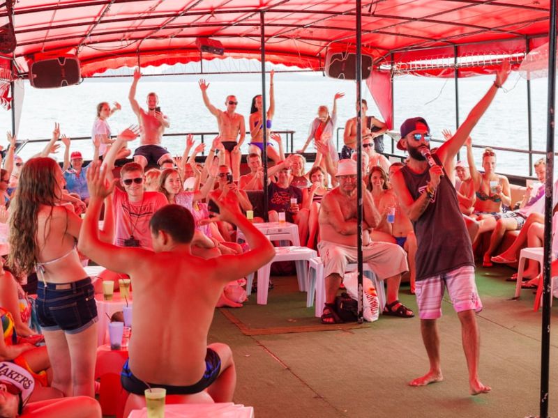 Развлекательная групповая морская прогулка (11/16)