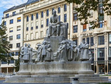 Фото - Экскурсия: "Прогулка вдоль средневековых стен города Пешта" Фото - Экскурсия: "Прогулка вдоль средневековых стен города Пешта"