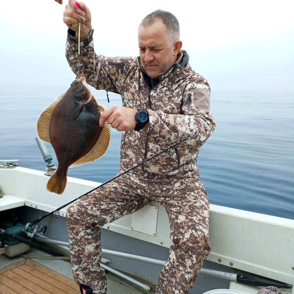 К маякам, островам и бухтам Владивостока — на скоростном катере