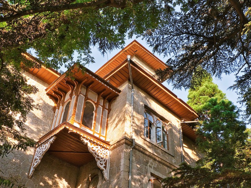 Фото 1 - Экскурсия: "Романтика дворцов Крыма: имение княгини Гагариной и Карасан" Фото 1 - Экскурсия: "Романтика дворцов Крыма: имение княгини Гагариной и Карасан"