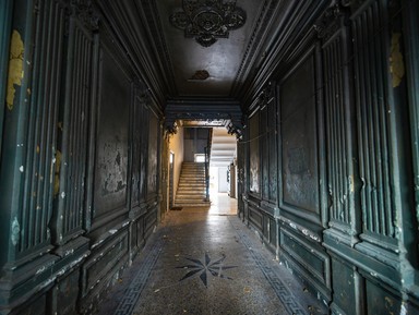 Фото - Экскурсия: "Парадные и судьбы Сололаки" Фото - Экскурсия: "Парадные и судьбы Сололаки"