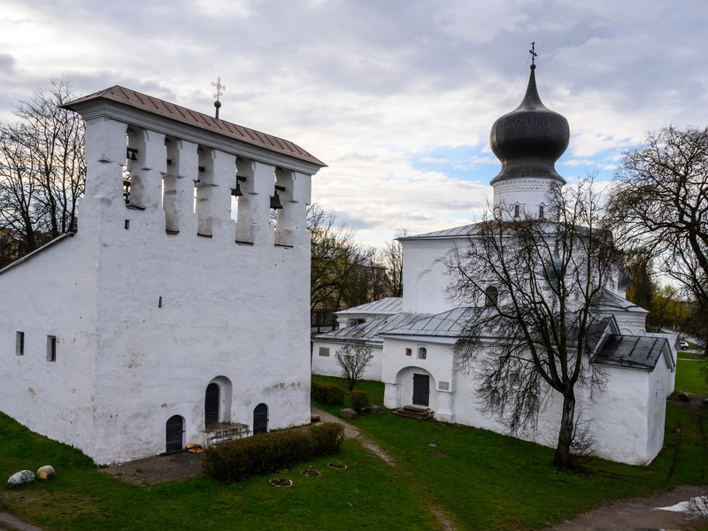 Фото 1 - Экскурсия: "«С Кремля начинается земля»: обзорная экскурсия по Пскову"