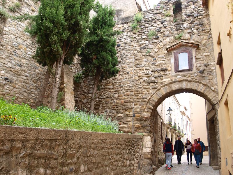 Каталонские крепости: Бесалу, Рупит и Кастельфольит-де-ла-Рока (3/6)