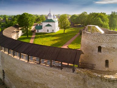 Фото 2 - Экскурсия: "Автобусная экскурсия из Пскова в Изборск и Печоры" Фото 2 - Экскурсия: "Автобусная экскурсия из Пскова в Изборск и Печоры"