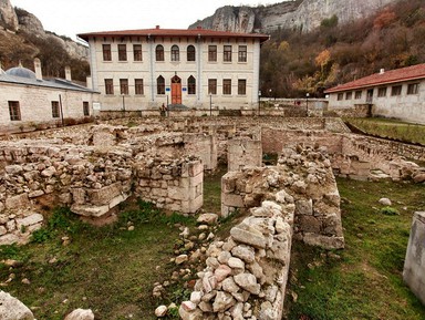 Фото 3 - Экскурсия: "Девлет-Сарай с историком" Фото 3 - Экскурсия: "Девлет-Сарай с историком"